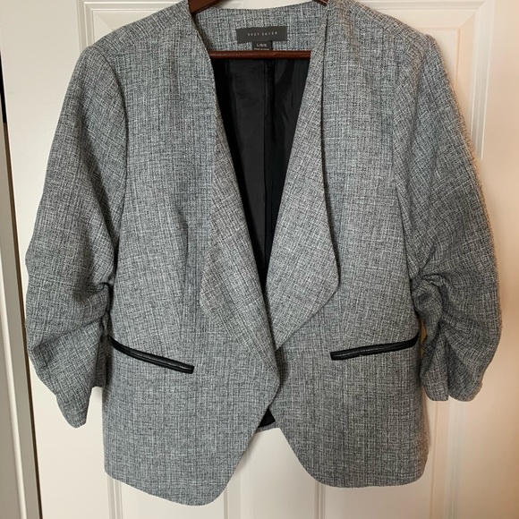 Women’s Blazer - Picture 1 of 2